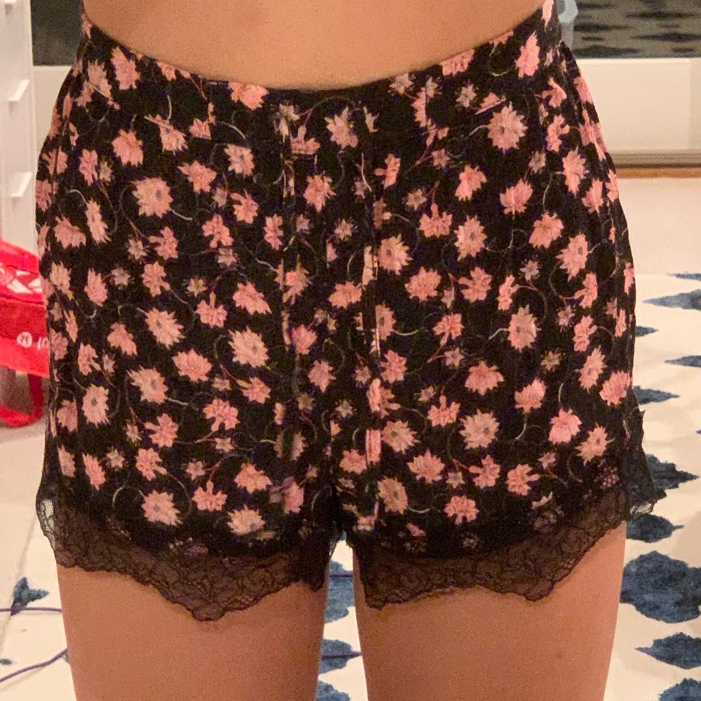 TOPSHOP floral shorts